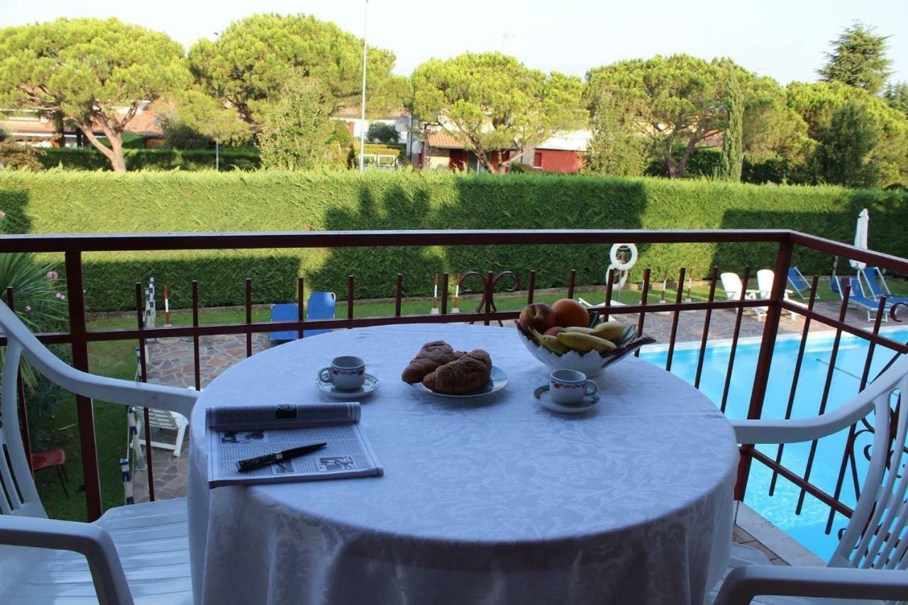 Residence Degli Ulivi シルミオーネ エクステリア 写真